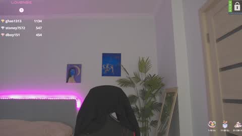 Snapshot of cute_beauty chatting on January 5, 12:42 pm Amanda online show from January 5, 12:42 pm