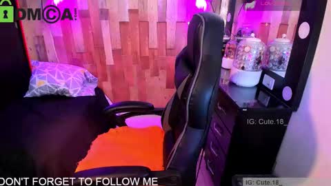    Independent Model online show from February 7, 7:51 pm