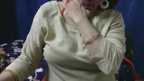 Snapshot of cute_kashmira99 chatting on February 12, 9:10 am kashmira online show from February 12, 9:10 am