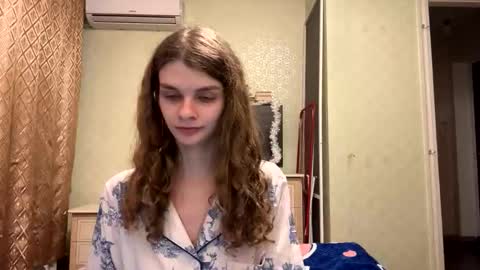 cute_kitte online show from December 1, 8:33 pm