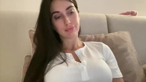 cute_kriss94 online show from June 10, 6:17 pm