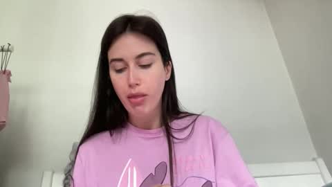 cute_kriss94 online show from May 31, 1:17 pm