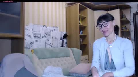 cute_lion_ online show from November 13, 1:21 pm