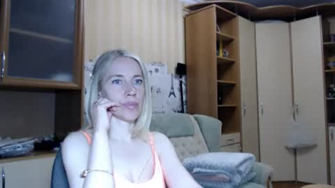 cute_lion_ online show from July 18, 8:44 pm