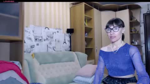 cute_lion_ online show from November 24, 1:13 pm