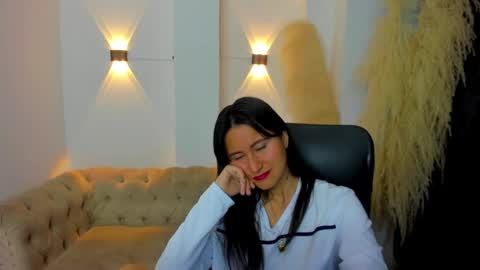 Snapshot of cute_rouss chatting on December 7, 3:47 am ROUSS online show from December 7, 3:47 am