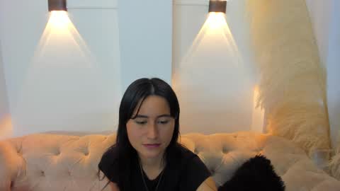 Snapshot of cute_rouss chatting on December 5, 4:31 am ROUSS online show from December 5, 4:31 am