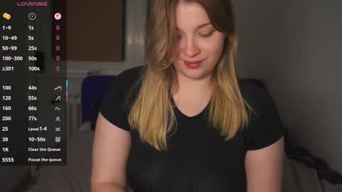 Snapshot of cute_sharloti chatting on October 15, 5:48 pm Sasha online show from October 15, 5:48 pm