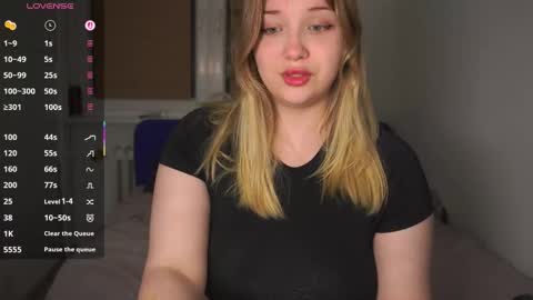 Snapshot of cute_sharloti chatting on October 16, 6:10 pm Sasha online show from October 16, 6:10 pm