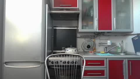 Snapshot of cute_strawberry_ chatting on February 8, 7:48 am cute_strawberry_ online show from February 8, 7:48 am