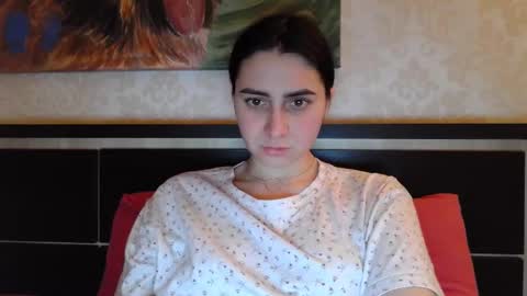 Snapshot of cute_strawberry_ chatting on March 1, 6:00 pm cute_strawberry_ online show from March 1, 6:00 pm