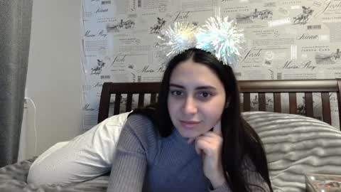 Snapshot of cute_strawberry_ chatting on December 24, 9:28 am cute_strawberry_ online show from December 24, 9:28 am