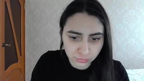 Snapshot of cute_strawberry_ chatting on February 24, 7:42 am cute_strawberry_ online show from February 24, 7:42 am