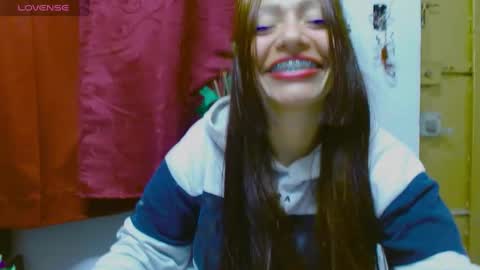 Snapshot of cute_zoe1 chatting on March 3, 11:34 pm cute_zoe1 online show from March 3, 11:34 pm