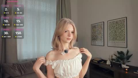 Snapshot of cutebrutality chatting on October 12, 8:28 am Alice online show from October 12, 8:28 am