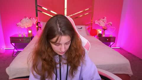 Foxy online show from December 18, 2:22 pm