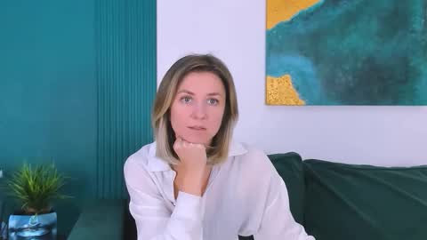 cutemirage online show from September 18, 2:59 pm