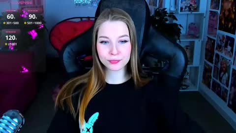 Snapshot of cutemousee chatting on February 9, 5:40 am Rina online show from February 9, 5:40 am