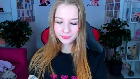 Snapshot of cutemousee chatting on December 21, 2:52 am Rina online show from December 21, 2:52 am