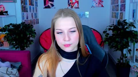 Snapshot of cutemousee chatting on December 26, 3:20 pm Rina online show from December 26, 3:20 pm