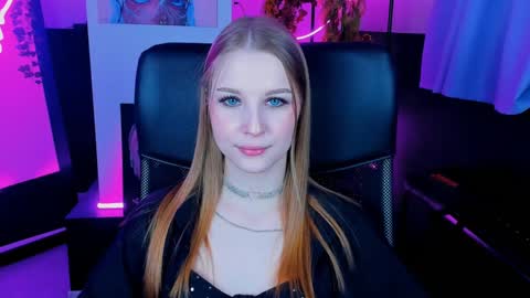 Snapshot of cutemousee chatting on December 5, 6:10 am Rina online show from December 5, 6:10 am