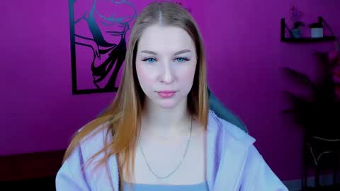 Snapshot of cutemousee chatting on December 9, 5:40 am Rina online show from December 9, 5:40 am