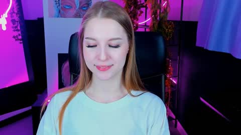 Snapshot of cutemousee chatting on December 7, 5:37 am Rina online show from December 7, 5:37 am