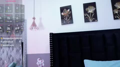 Snapshot of cutepetitee chatting on October 5, 7:52 pm cutepetitee online show from October 5, 7:52 pm