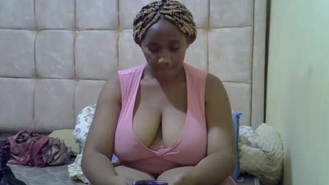 cutestebony1 online show from October 18, 10:40 am