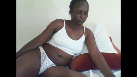 Snapshot of cutetinah chatting on February 5, 1:22 pm TAMARA online show from February 5, 1:22 pm