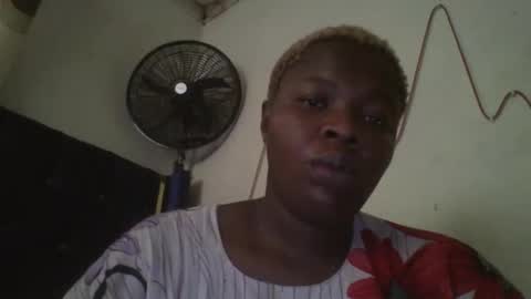 Snapshot of cutey_mellanin chatting on October 6, 6:19 am cutey_mellanin online show from October 6, 6:19 am