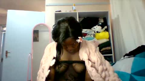 cutezola online show from January 14, 8:41 am