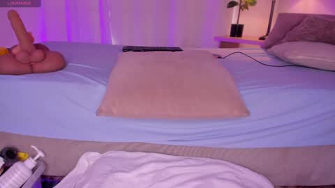 Stacy online show from February 28, 2:53 pm