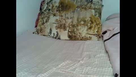 Snapshot of cuttey_slim chatting on September 22, 9:24 pm cuttey_slim online show from September 22, 9:24 pm