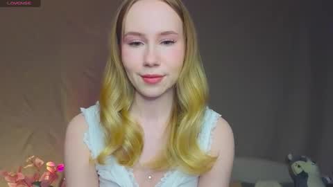 Snapshot of cuute_angell chatting on February 11, 4:56 pm Virginia See you on Sunday online show from February 11, 4:56 pm