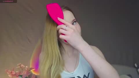 Snapshot of cuute_angell chatting on January 28, 4:52 pm Virginia See you on Sunday online show from January 28, 4:52 pm