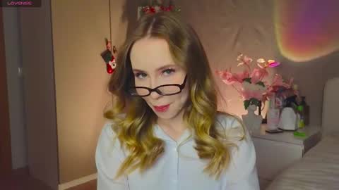 Snapshot of cuute_angell chatting on February 22, 4:59 pm Virginia See you on Sunday online show from February 22, 4:59 pm
