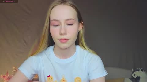 Snapshot of cuute_angell chatting on January 13, 4:51 pm Virginia See you on Sunday online show from January 13, 4:51 pm