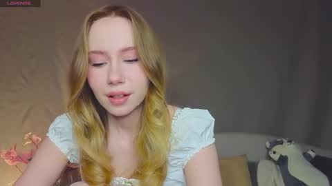 Snapshot of cuute_angell chatting on February 13, 5:01 pm Virginia See you on Sunday online show from February 13, 5:01 pm