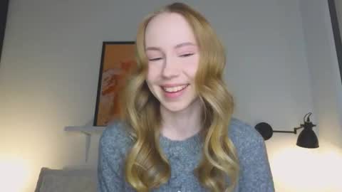 Snapshot of cuute_angell chatting on October 12, 5:26 pm Virginia See you on Sunday online show from October 12, 5:26 pm