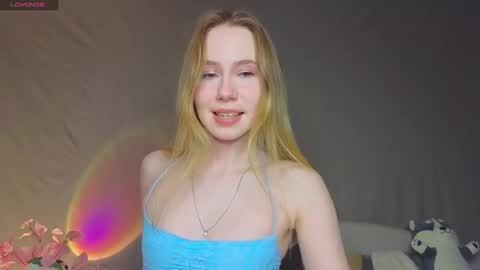 Snapshot of cuute_angell chatting on January 10, 4:51 pm Virginia See you on Sunday online show from January 10, 4:51 pm
