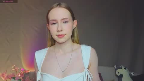Snapshot of cuute_angell chatting on February 8, 4:57 pm Virginia See you on Sunday online show from February 8, 4:57 pm