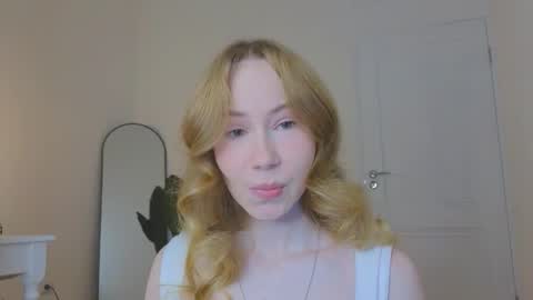 Snapshot of cuute_angell chatting on October 5, 5:29 pm Virginia See you on Sunday online show from October 5, 5:29 pm