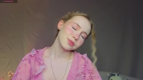Snapshot of cuute_angell chatting on February 14, 5:03 pm Virginia See you on Sunday online show from February 14, 5:03 pm