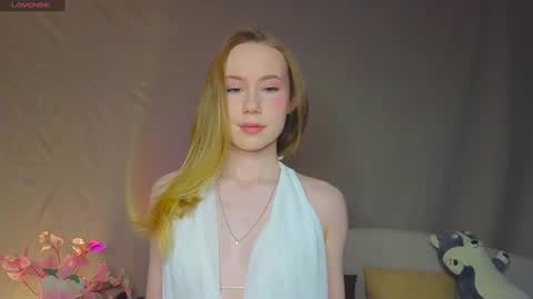 Snapshot of cuute_angell chatting on March 5, 5:18 pm Virginia See you on Sunday online show from March 5, 5:18 pm