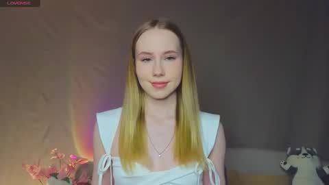 Snapshot of cuute_angell chatting on February 9, 4:50 pm Virginia See you on Sunday online show from February 9, 4:50 pm