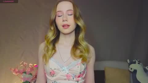 Snapshot of cuute_angell chatting on February 23, 4:50 pm Virginia See you on Sunday online show from February 23, 4:50 pm