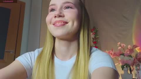 Snapshot of cuute_angell chatting on January 16, 4:50 pm Virginia See you on Sunday online show from January 16, 4:50 pm