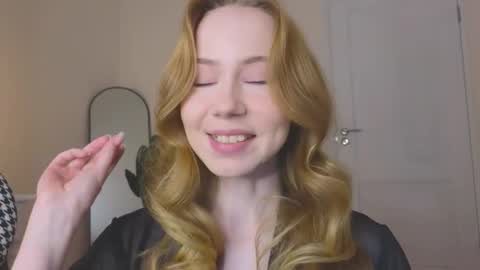 Snapshot of cuute_angell chatting on September 30, 6:35 pm Virginia See you on Sunday online show from September 30, 6:35 pm