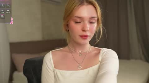 EMILY online show from November 17, 4:40 pm